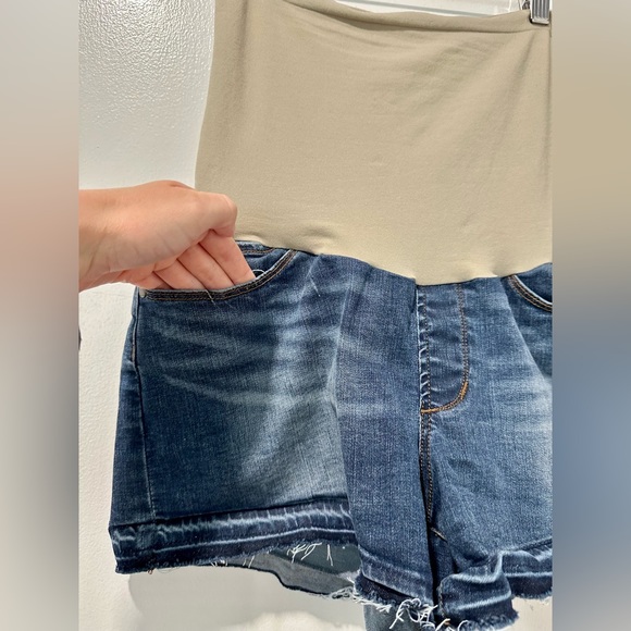 Articles of Society Women Maternity Jean Shorts Distressed Over Belly Size 30 - Picture 7 of 16